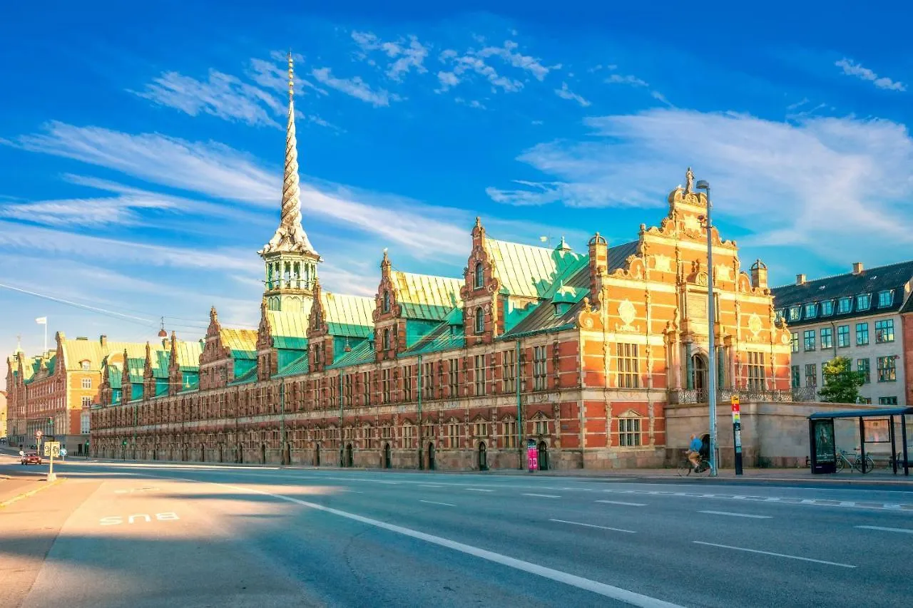 Large Apartment With Canal View In Central Cph City Copenhague
