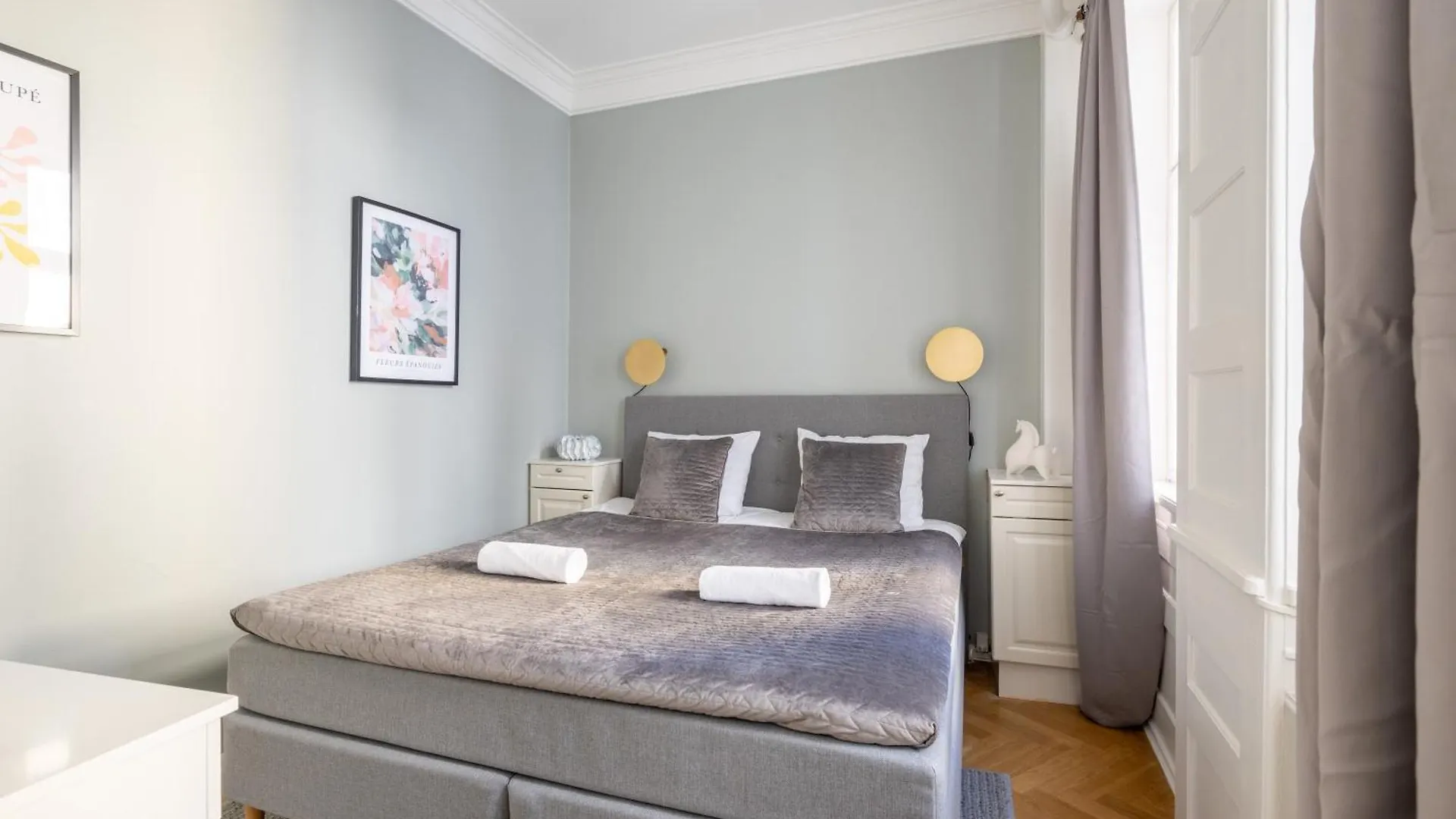 Large Apartment With Canal View In Central Cph City Copenhague
