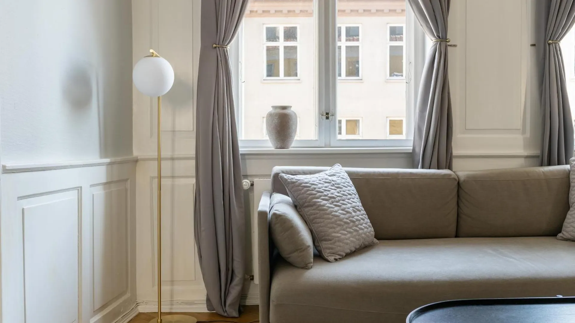 Large Apartment With Canal View In Central Cph City Copenhague 0*,  Dinamarca