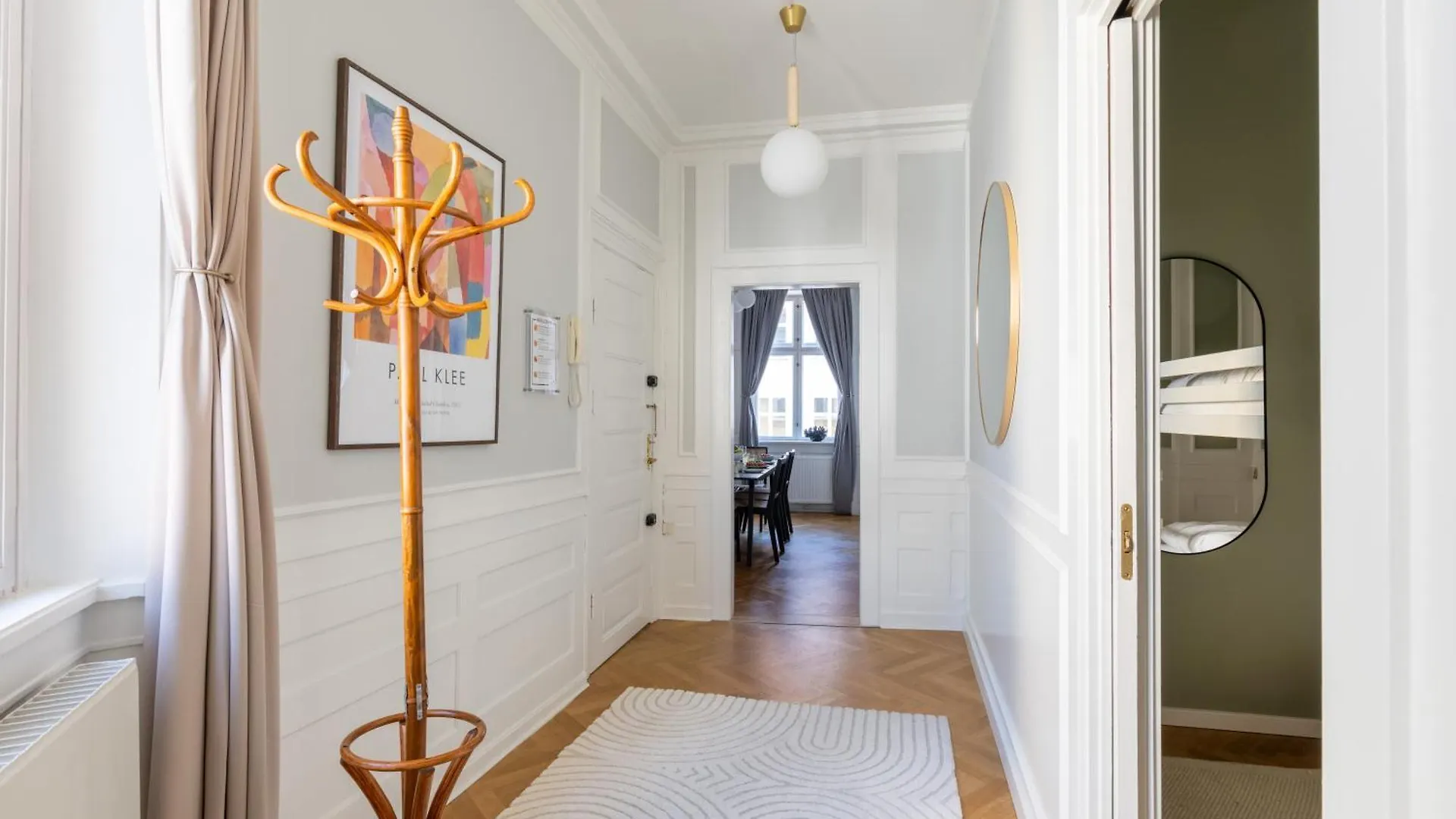 Large Apartment With Canal View In Central Cph City Copenhague